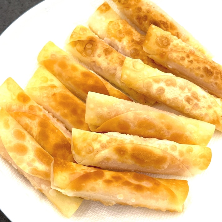 簡単おつまみ❁餃子の皮でパリパリハムチーズ揚げ❁
